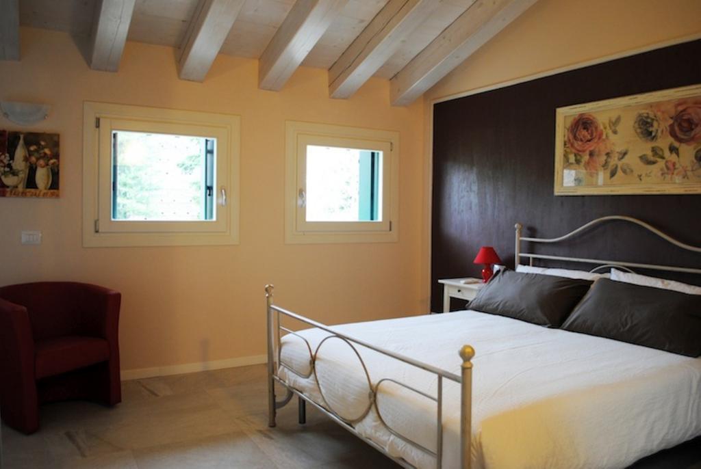 וילה פרנקה די ורונה Bed And Breakfast Castello חדר תמונה